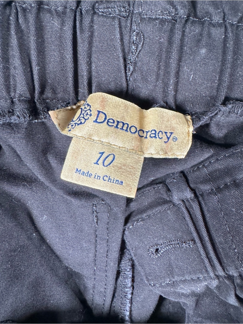 Democracy Black Wide-Leg Cropped Pants - Picture 2 of 8